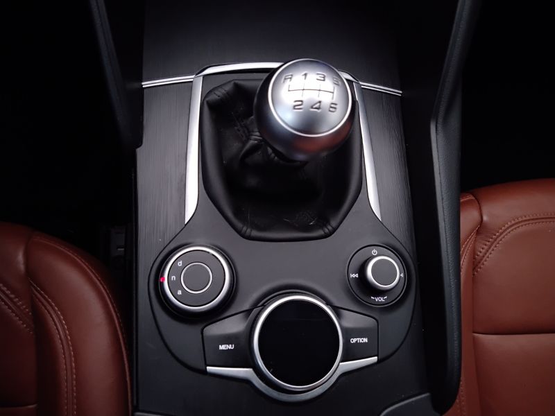 GuidiCar - ALFA ROMEO Giulia 2016 Giulia 2.2 t Super 180cv Usato